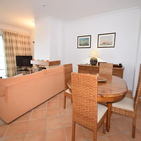 Spacious Apartment In Quarteira With Swimming Pool *