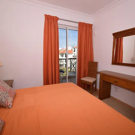 Spacious Apartment In Quarteira With Swimming Pool Apartment *