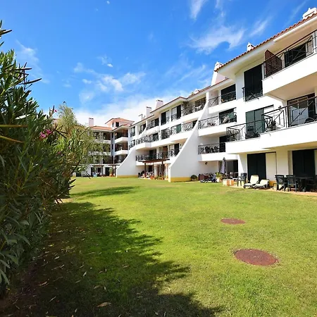 Spacious Apartment In Quarteira With Swimming Pool *