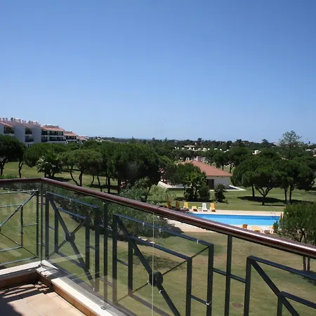 Spacious Apartment In Quarteira With Swimming Pool Vilamoura