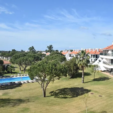 Apartamento Spacious In Quarteira With Swimming Pool Vilamoura