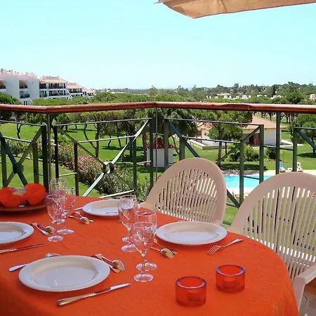 Sunny Balcony And Pool 维拉摩拉